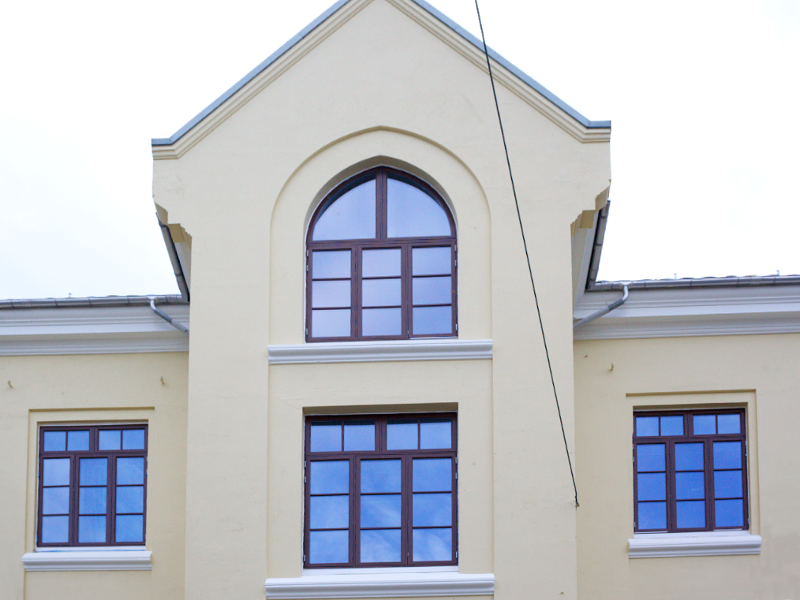 Sonderfenster an einer Fassade in Norwegen